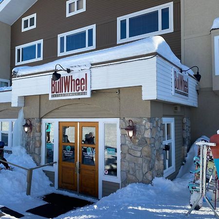 3 Bedroom 3 Bath Ski In Ski Out With Private Hot Tub Big White Εξωτερικό φωτογραφία