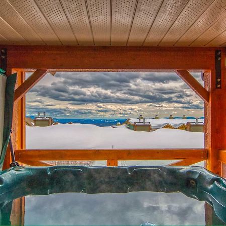 3 Bedroom 3 Bath Ski In Ski Out With Private Hot Tub Big White Εξωτερικό φωτογραφία
