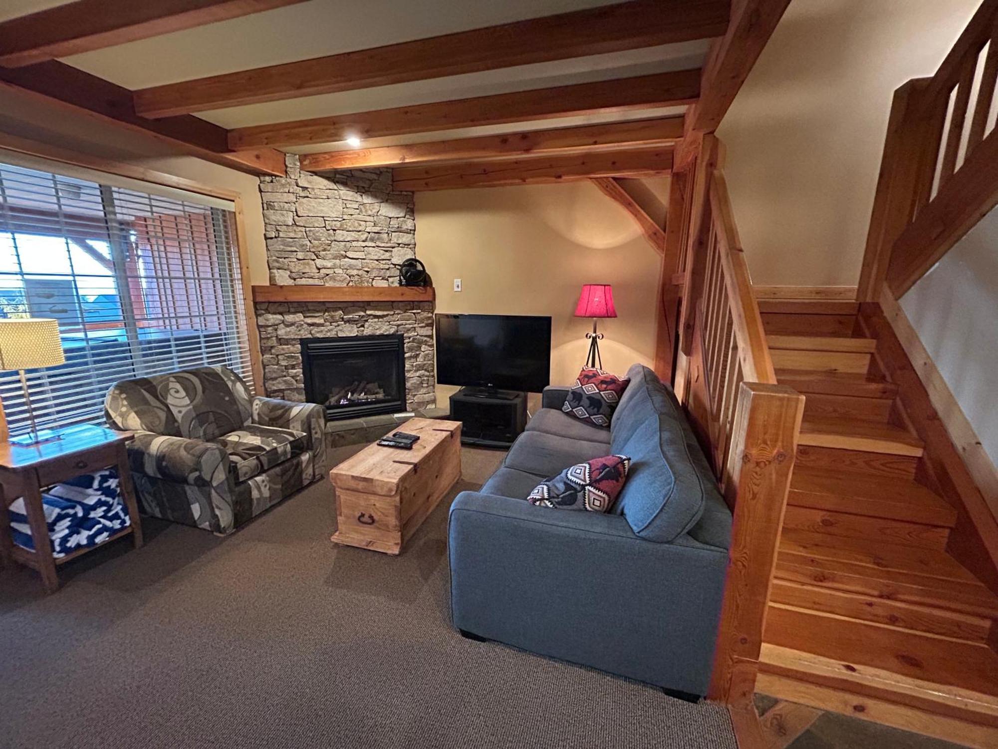 3 Bedroom 3 Bath Ski In Ski Out With Private Hot Tub Big White Εξωτερικό φωτογραφία