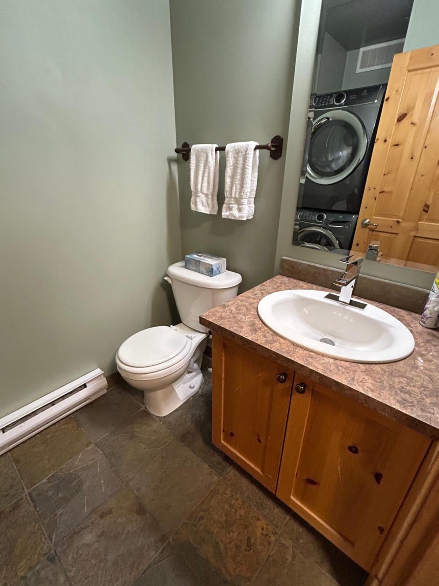 3 Bedroom 3 Bath Ski In Ski Out With Private Hot Tub Big White Εξωτερικό φωτογραφία