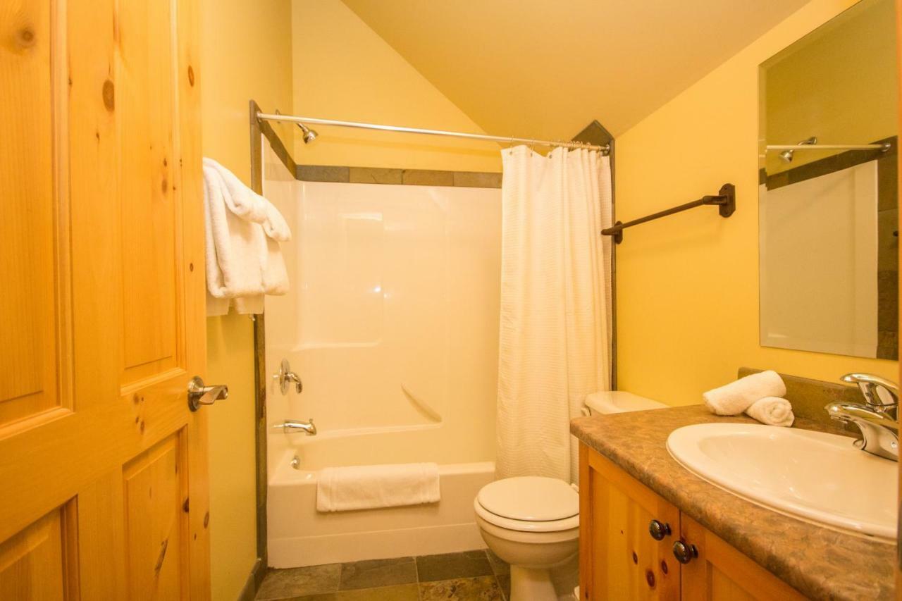 3 Bedroom 3 Bath Ski In Ski Out With Private Hot Tub Big White Εξωτερικό φωτογραφία