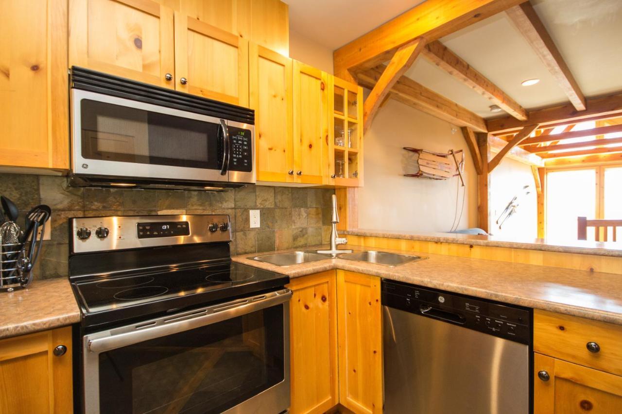 3 Bedroom 3 Bath Ski In Ski Out With Private Hot Tub Big White Εξωτερικό φωτογραφία